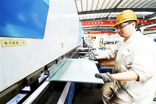 揚(yáng)戈 揚(yáng)帆